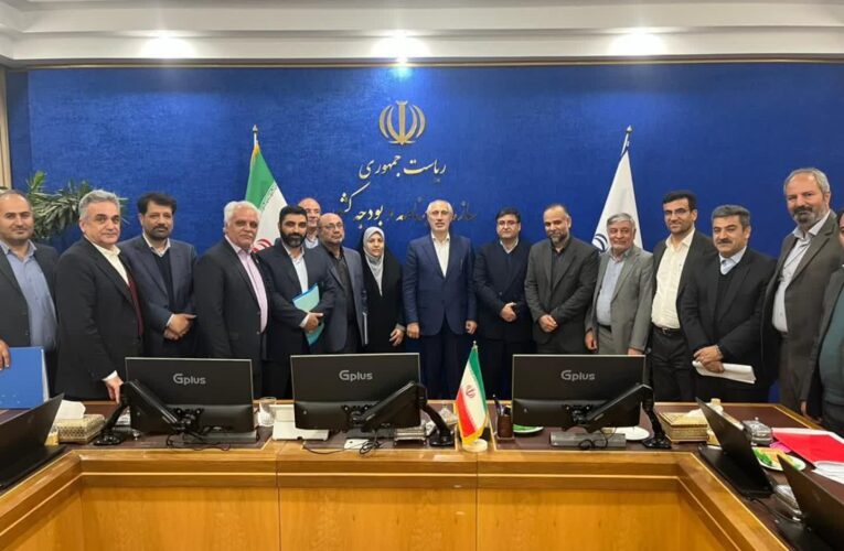 نشست مجمع نمایندگان با دکتر پورمحمدی رئیس سازمان برنامه و بودجه کشور