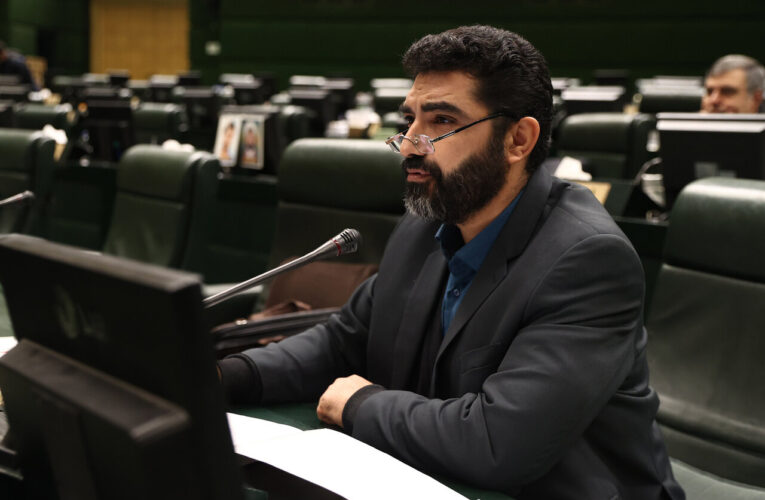 حماسه ۲۲ دی پیام اقتدار ملت ایران و حمایت قاطع از رهبری بود/ فتوای امام (ره) سلمان رشدی را خانه‌نشین کرد